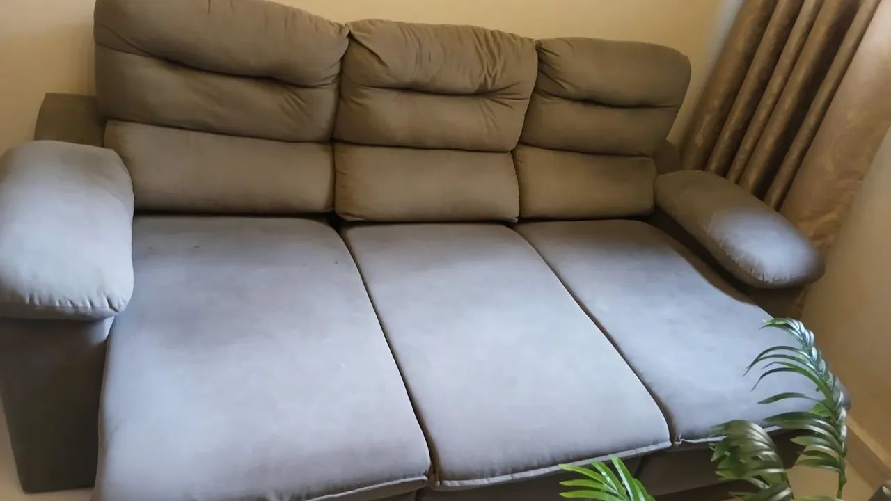 Sofá Retrátil cinza - Foto 2