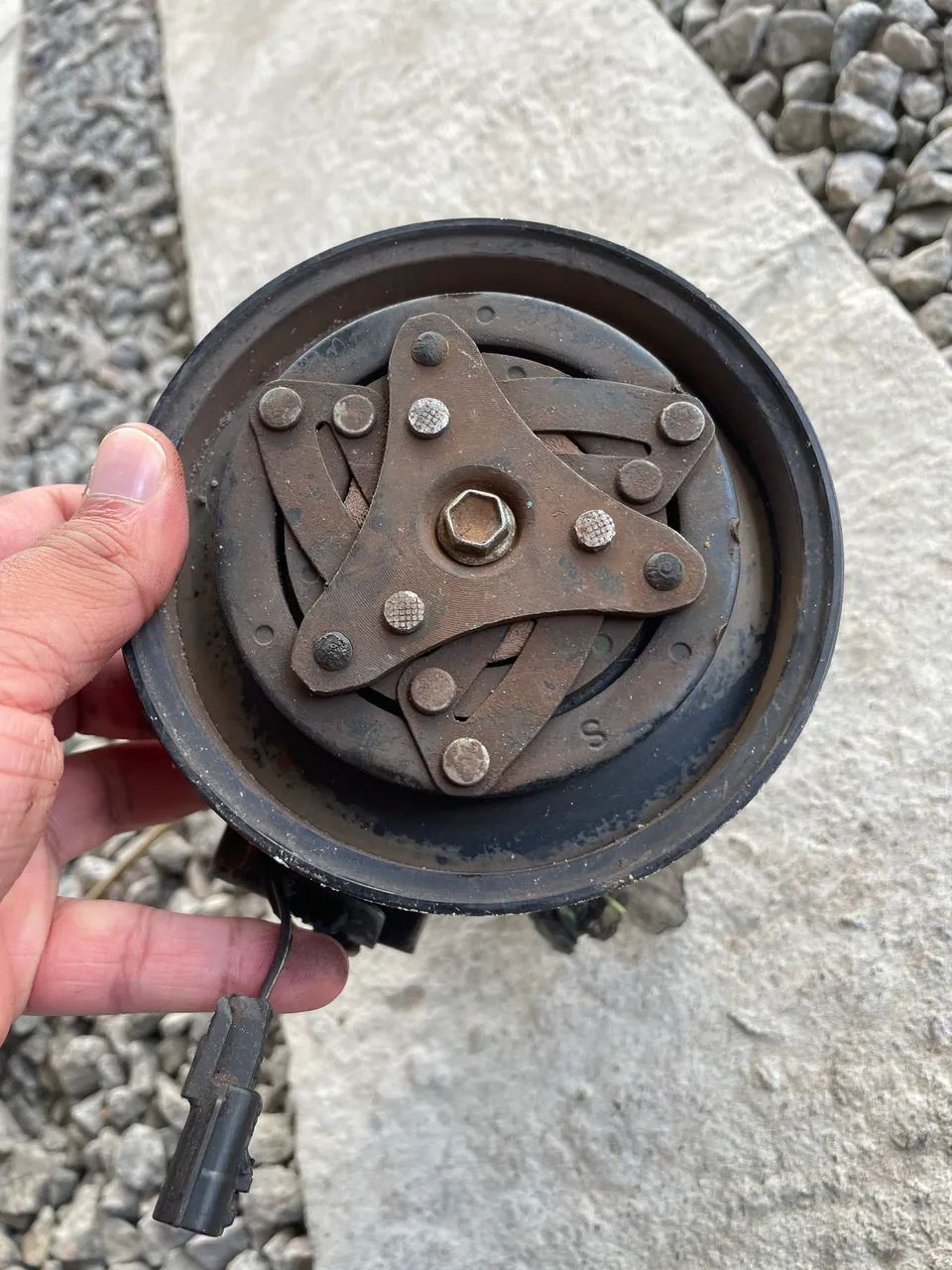 Compressor Ar Condicionado Renault Kwid - Foto 2