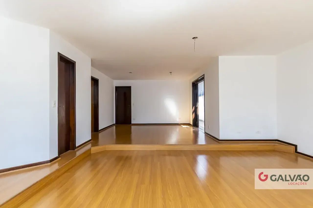 Excelente casa comercial térrea em amplo terreno de aproximadamente 720 m² - Foto 2