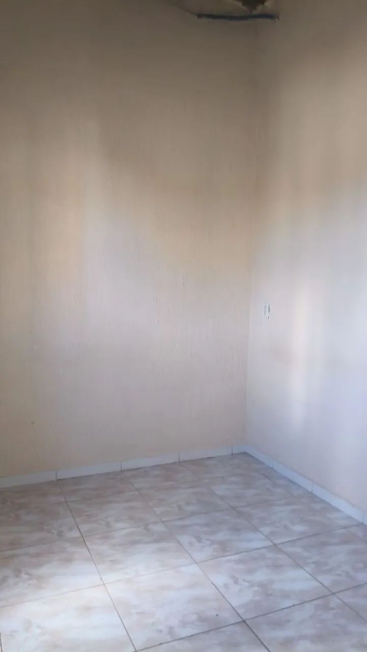 Alugo casa de fundo com 3 quartos  - Foto 4