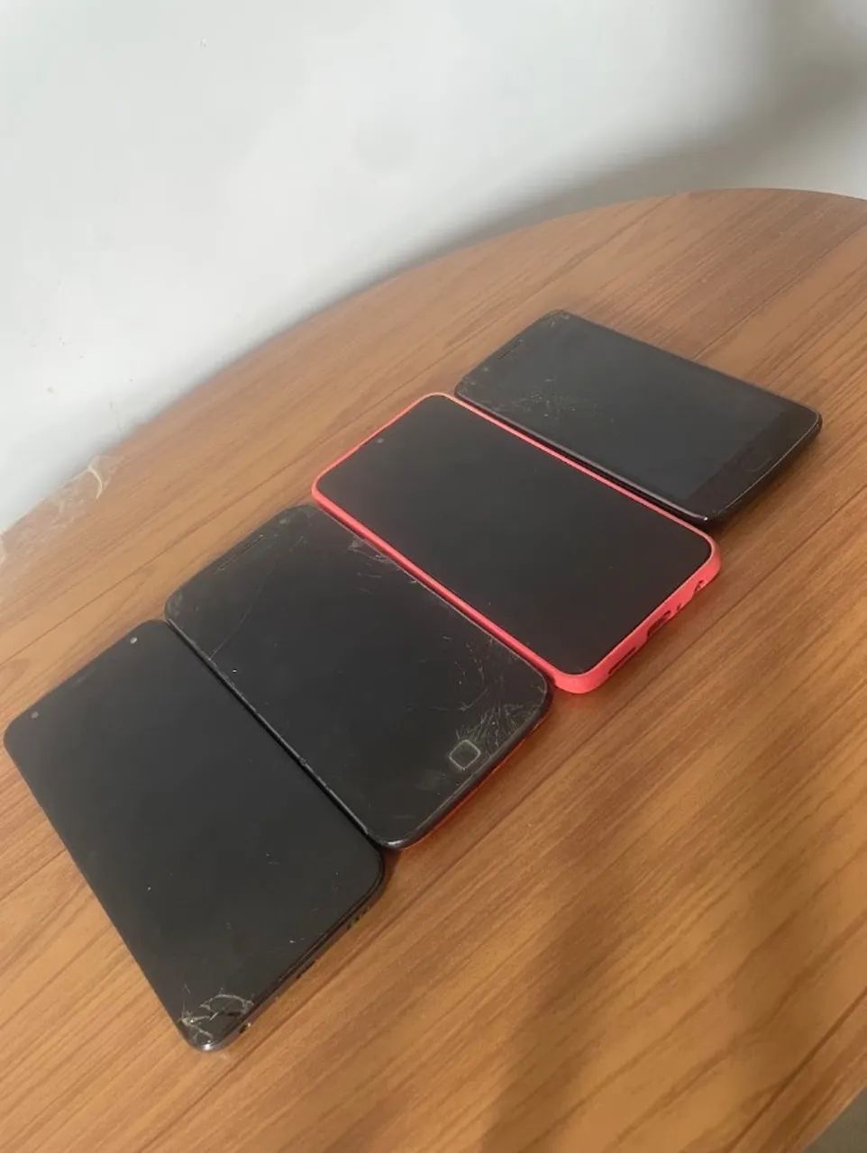 Lote com 4 Celulares Quebrados para Retirada de Peças