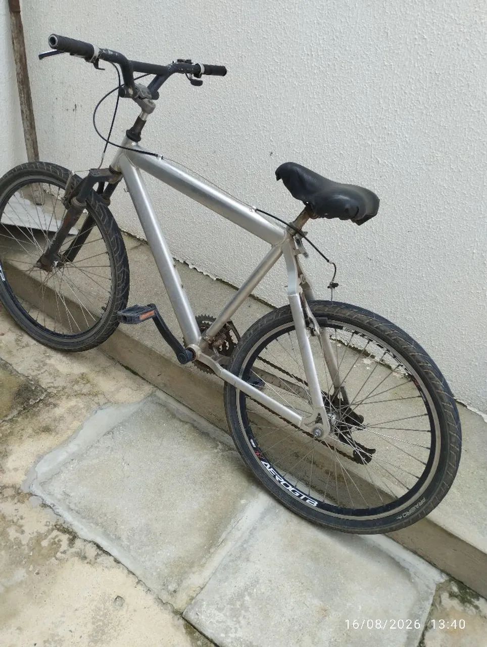 Bicicleta semi nova