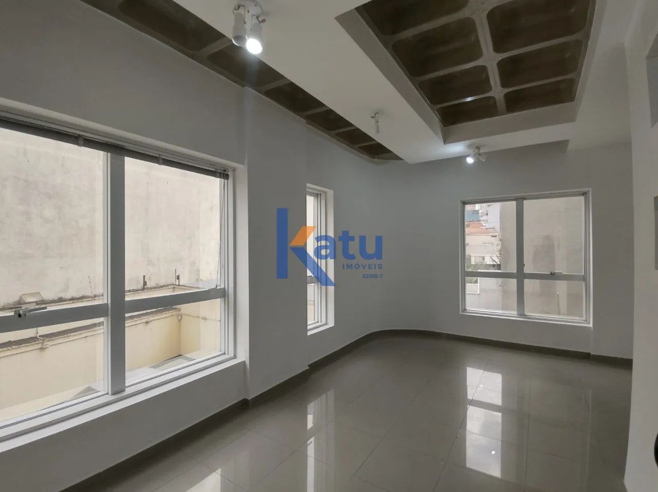 SALA COMERCIAL À VENDA NO EDIFÍCIO LIBERAL CENTURY - JUNDIAÍ/SP