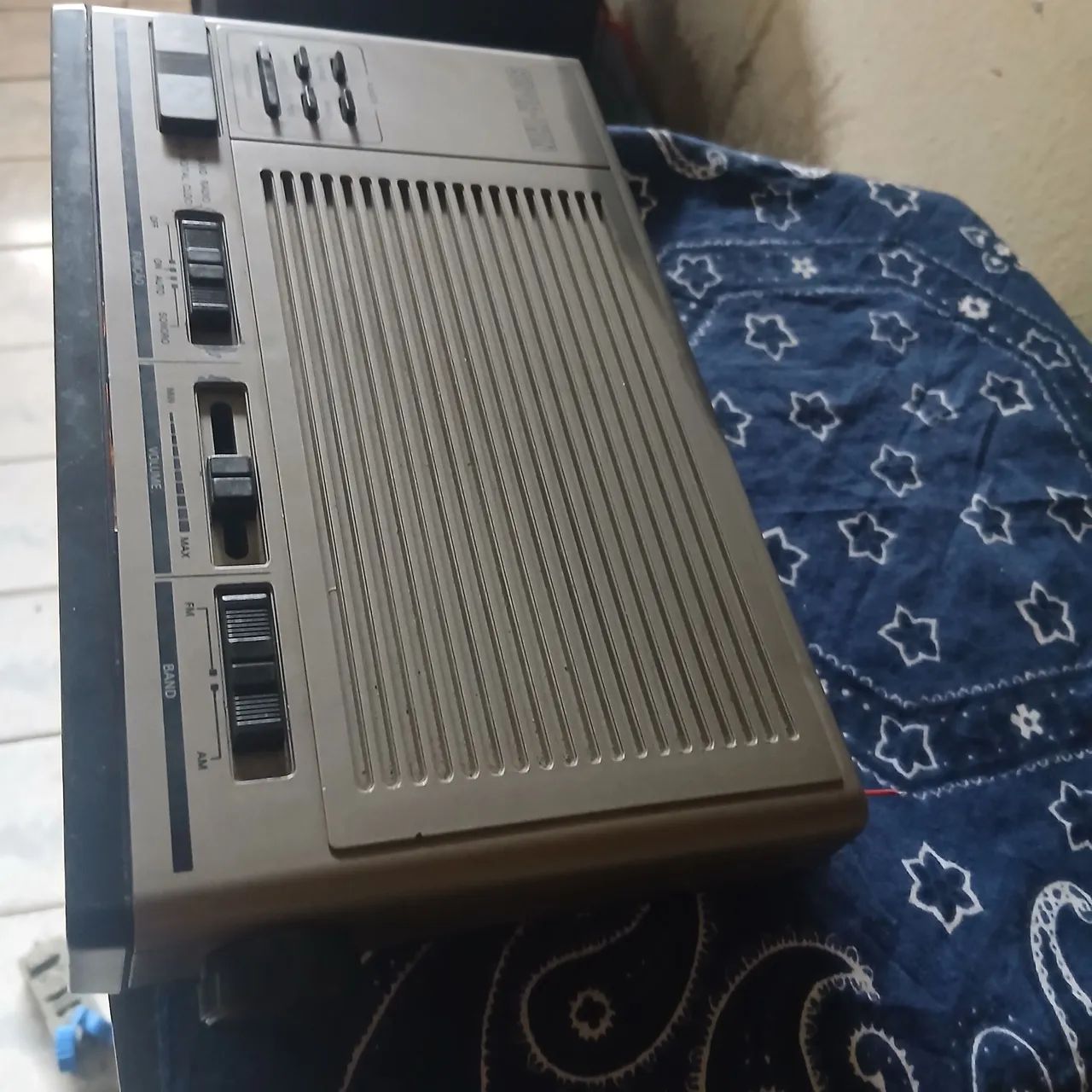 Rádio Relógio Sanyo. - Foto 5