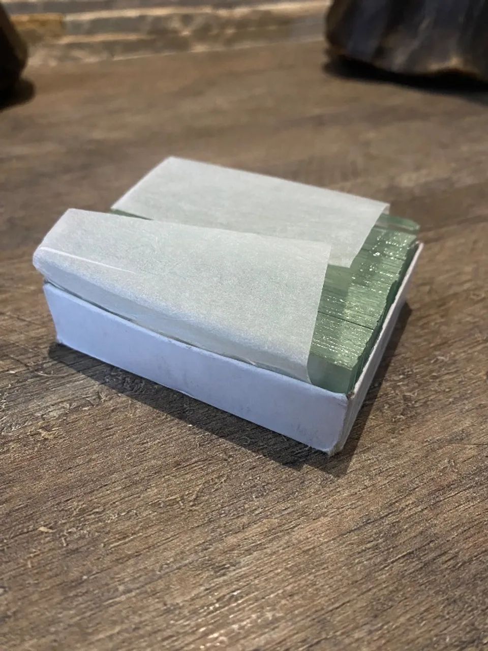 Lâminas para microscópio Vision Glass. 1 caixinha com 49 lâminas lisas - Foto 2