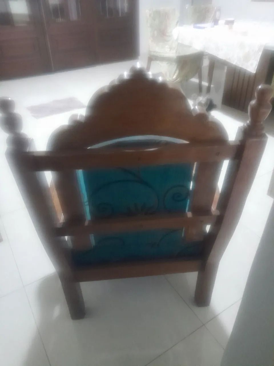 Cadeira antiga peça única - Foto 2