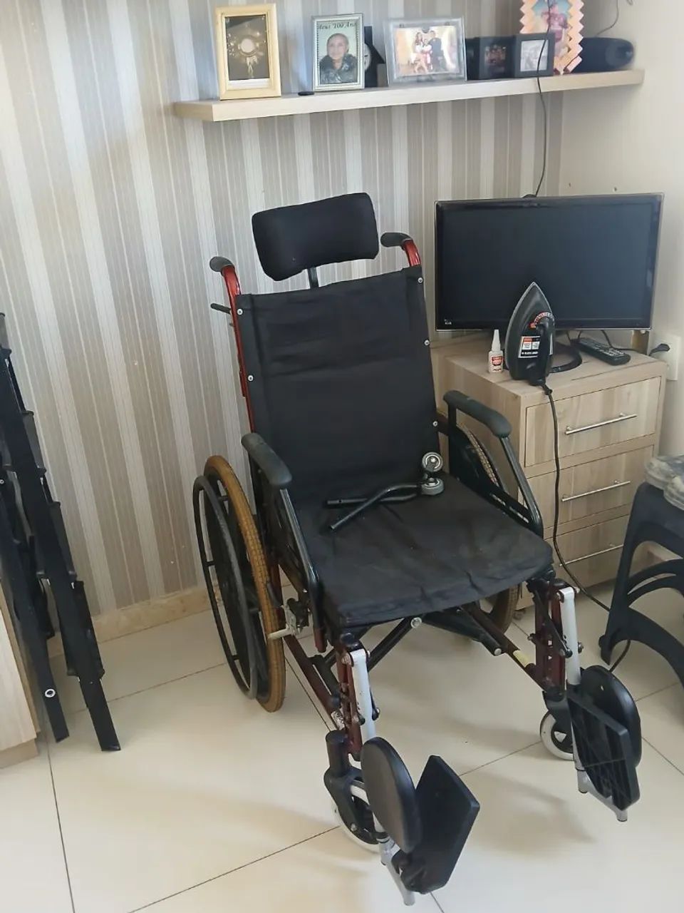 Cadeira de roda especial com encosto de cabeça   - Foto 2