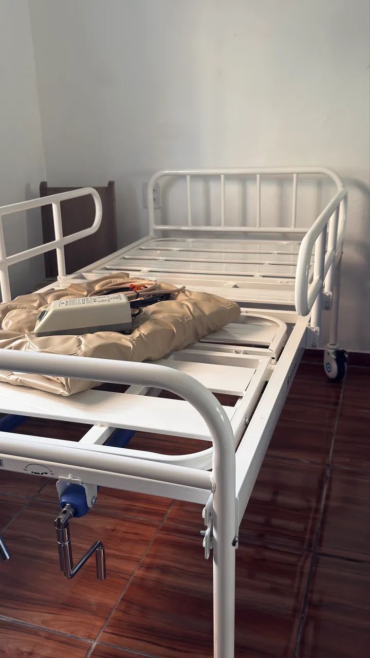 Vendo cama hospitalar nova e colchão pneumático anti escaras com motor,  - Foto 2