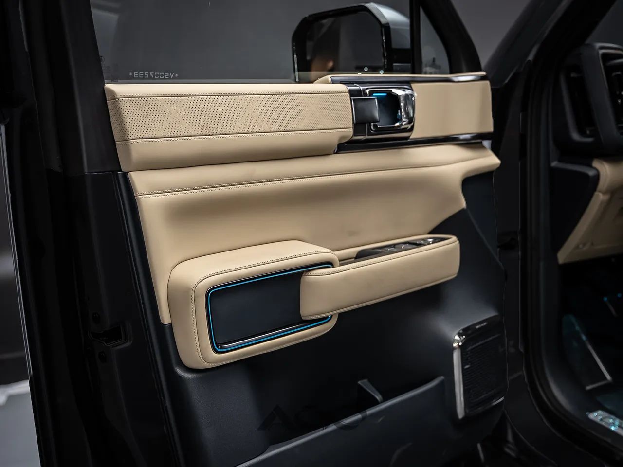 Denza B5 SUV híbrido plug-in, foto 11 de 16