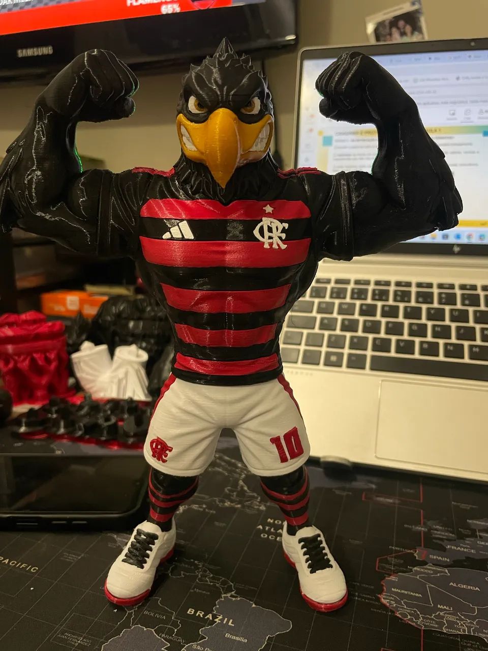 Mascote Urubu Meng@o