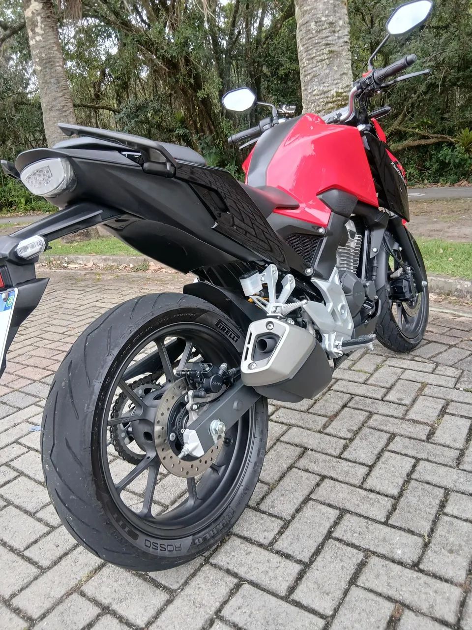CB300F 2024  - Foto 4