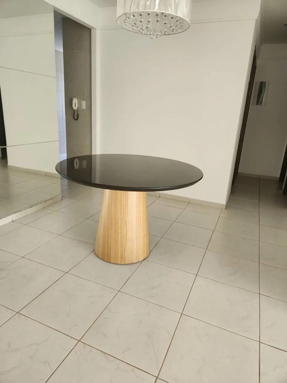Mesa com tampo de vidro preto NOVA