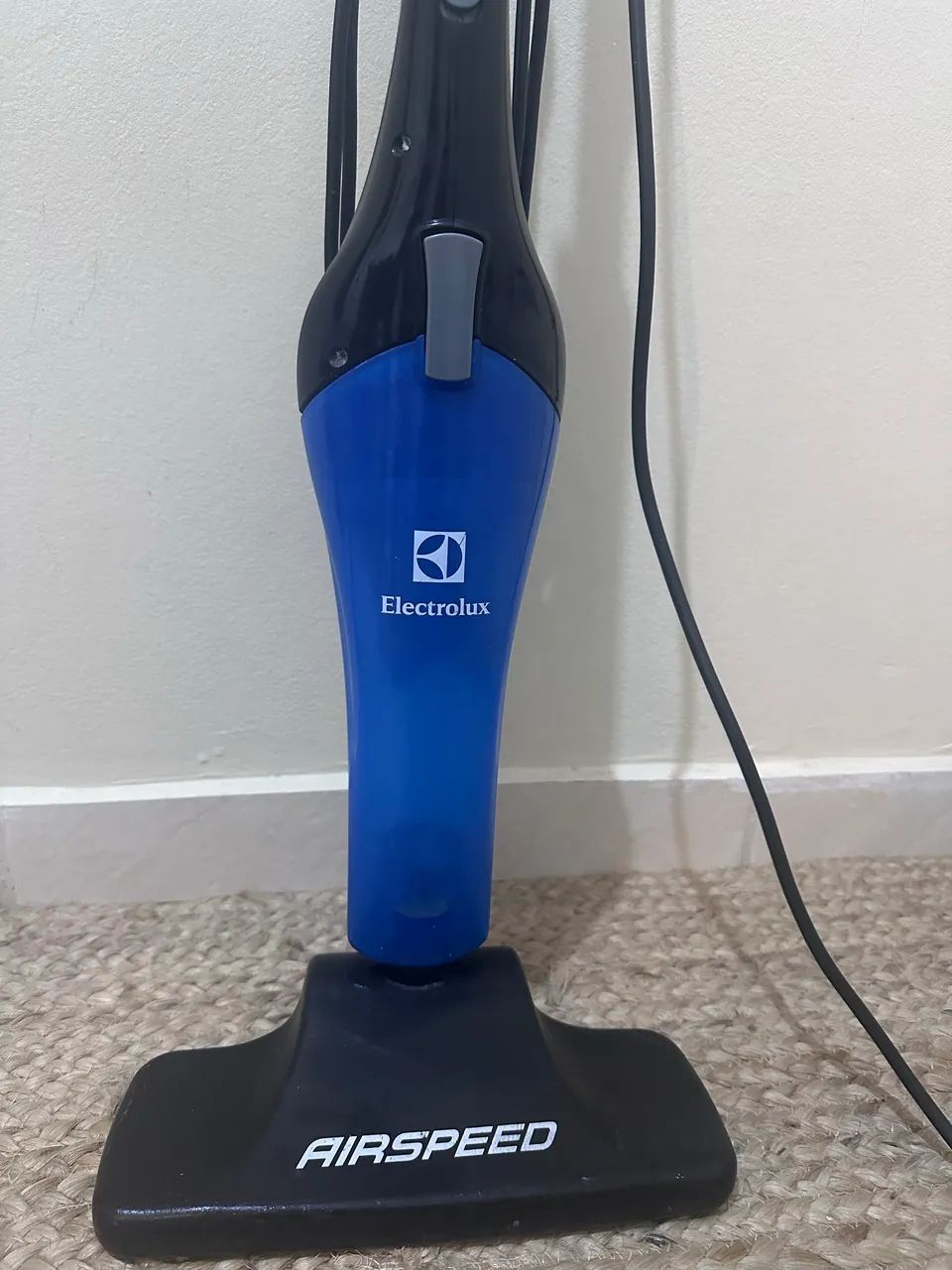 Aspirador de Pó Vertical Electrolux AirSpeed - Funcionando Perfeitamente 