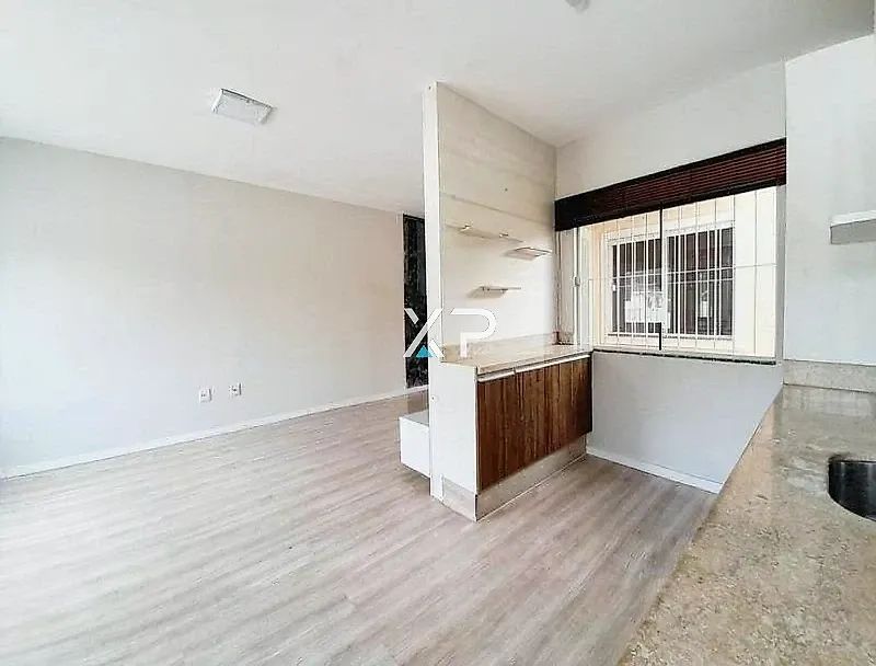 CASA GEMINADA COM TERRENO AMPLO E EDÍCULA - BELA VISTA SJ - Foto 2