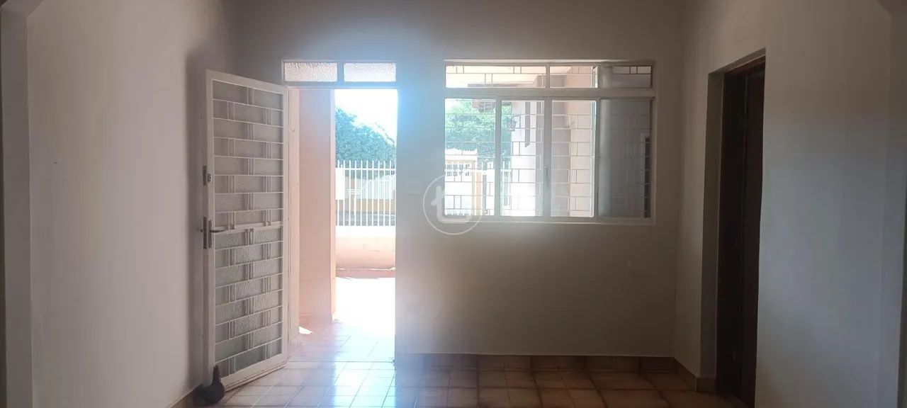 OPORTUNIDADE: CASA COM PONTO COMERCIAL - Foto 4