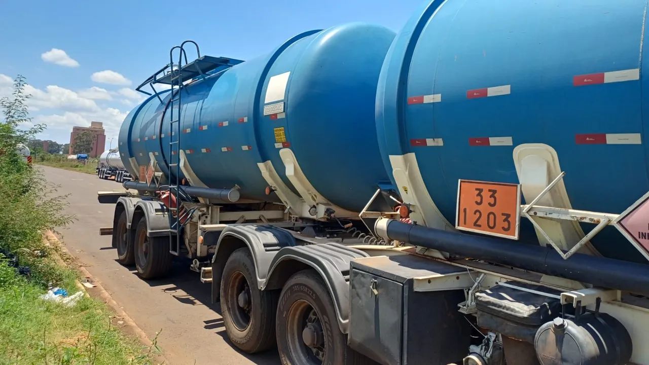 Carreta Tanque( Bitrem) - Foto 4