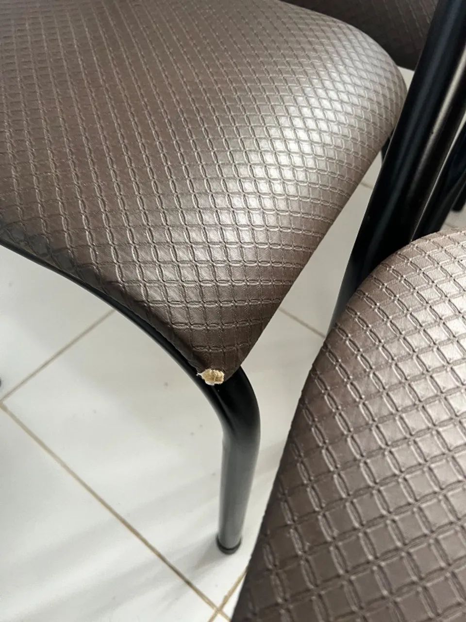 Mesa de jantar e 6 cadeira  - Foto 4