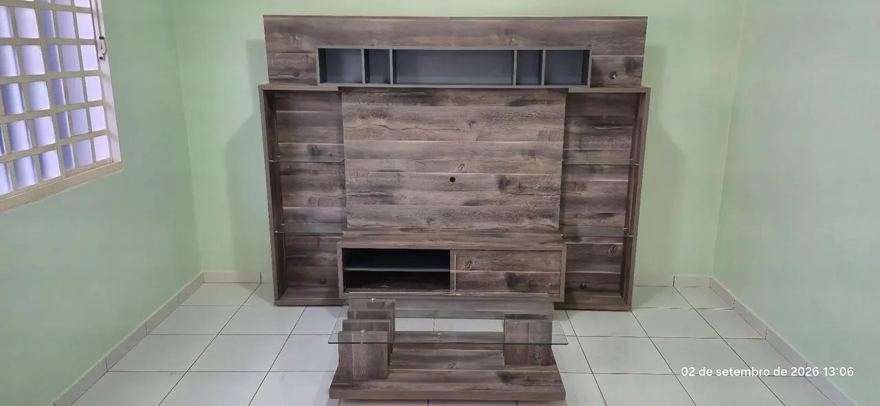 Estante com mesa de centro 