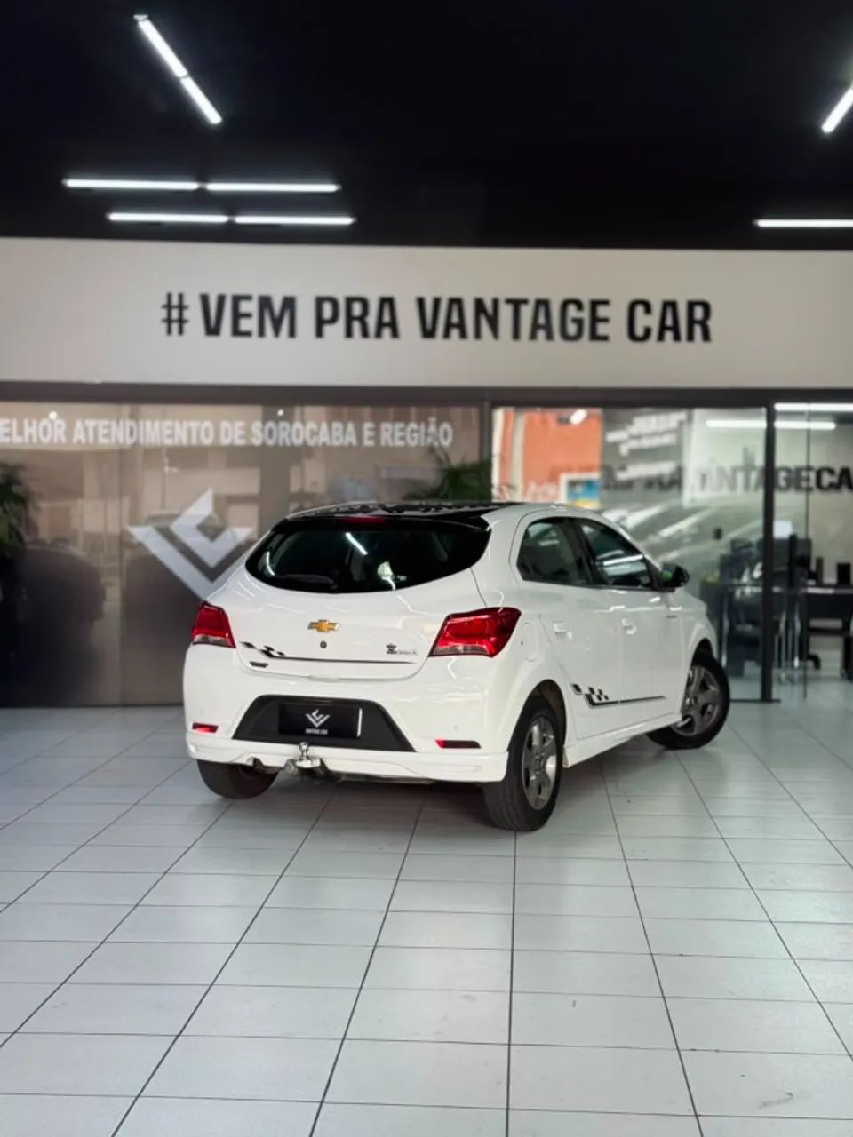 Chevrolet Onix Hatch Effect 1.4 8V Flex Mec. 4P 2018 - Foto 4
