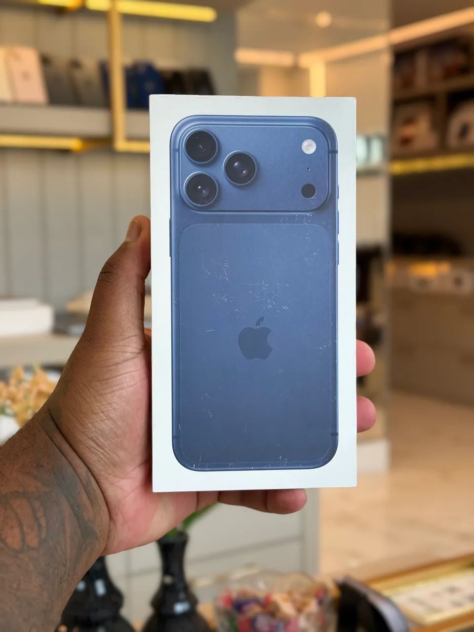 iPhone 17 Pro Max 512GB Azul ou Branco  - Foto 4