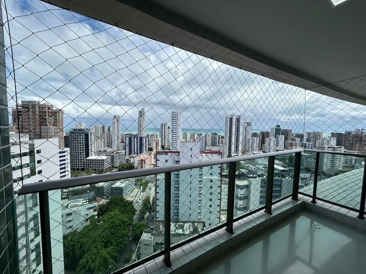 ANDAR ALTO AMPLO COM - 4 QTS - 3 SUÍTES 3 VAGAS E LAZER COMPLETO - Foto 2