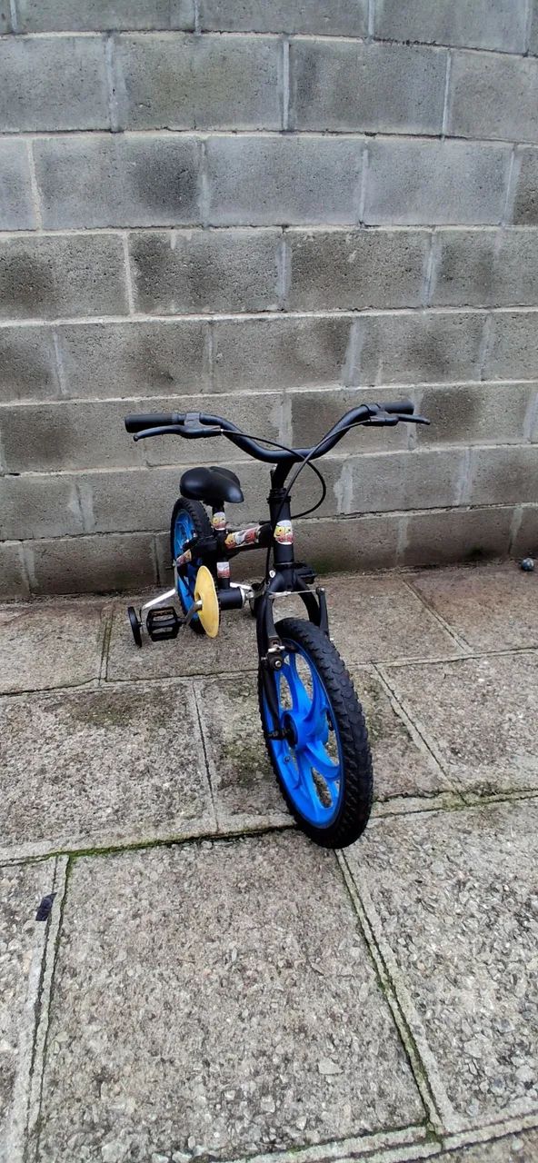 Bicicleta infantil aro 15 - Foto 4