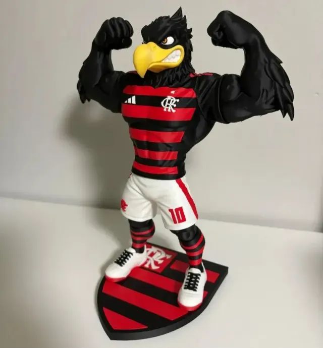 Mascote Flamengo Urubu Rei 3d