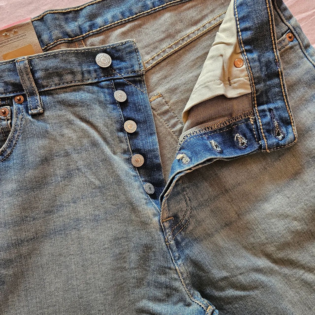 2 calças levis novas com preço e etiqueta - Foto 3