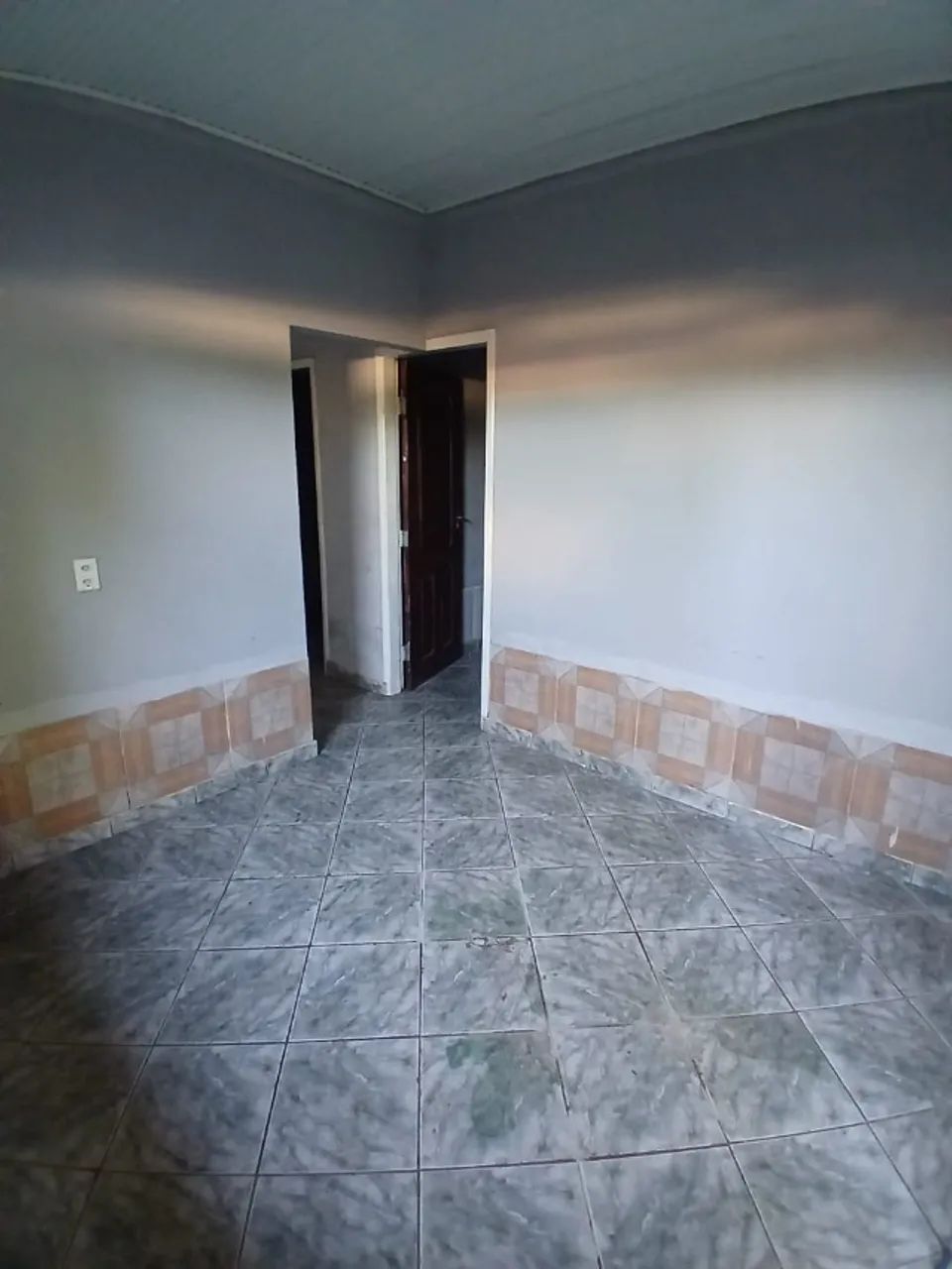 Casa com ponto comercial e apartamento - Bairro Wanderlei Dantas - Foto 2