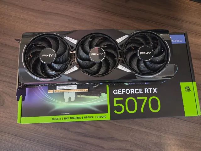 Placa de Vídeo PNY GeForce RTX 5070 Epic-X OC 12GB GDDR7