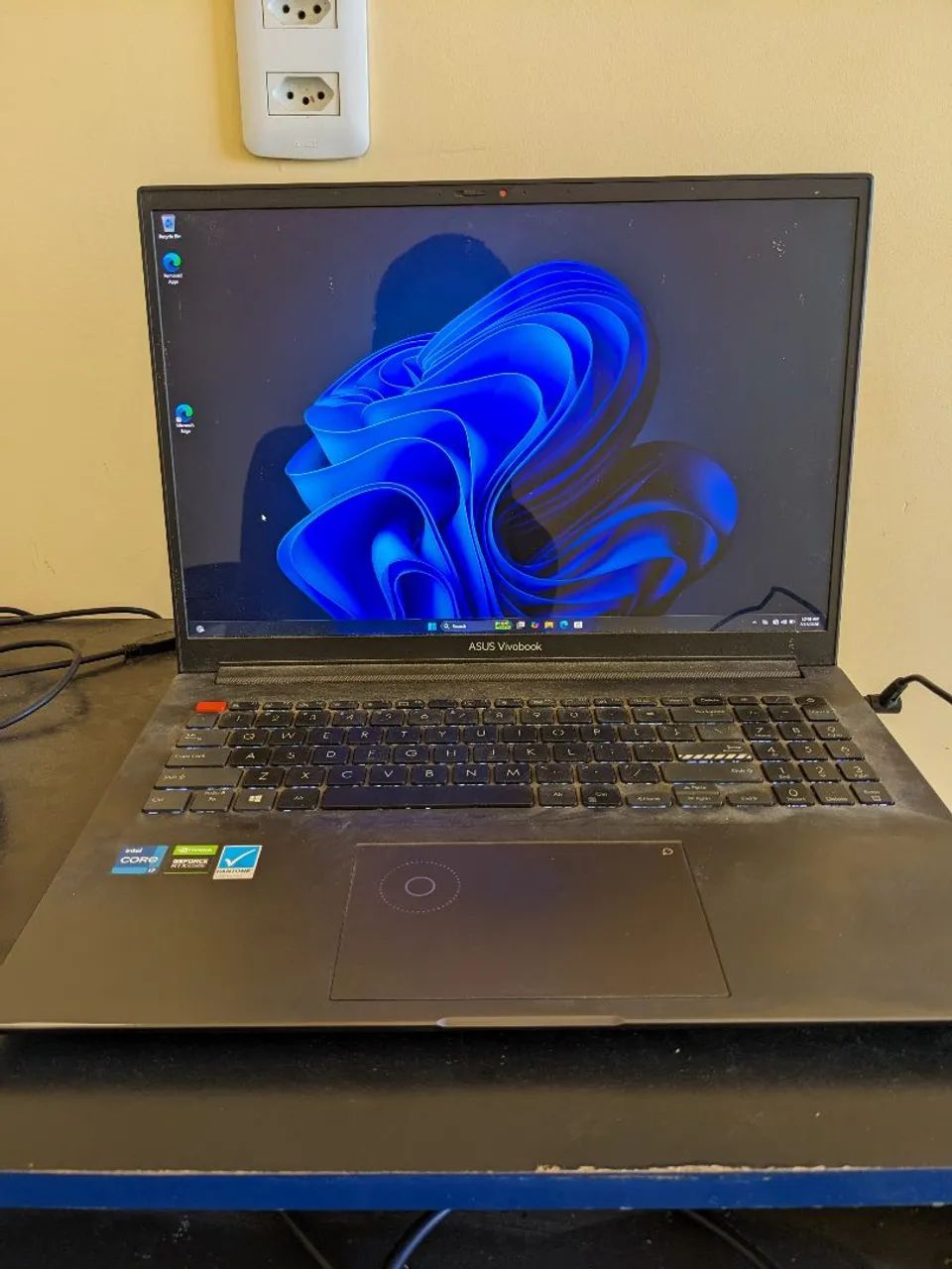 ASUS Vivobook Pro 16X OLED 4K Plus NVIDIA Studio GeForce RTX 3050