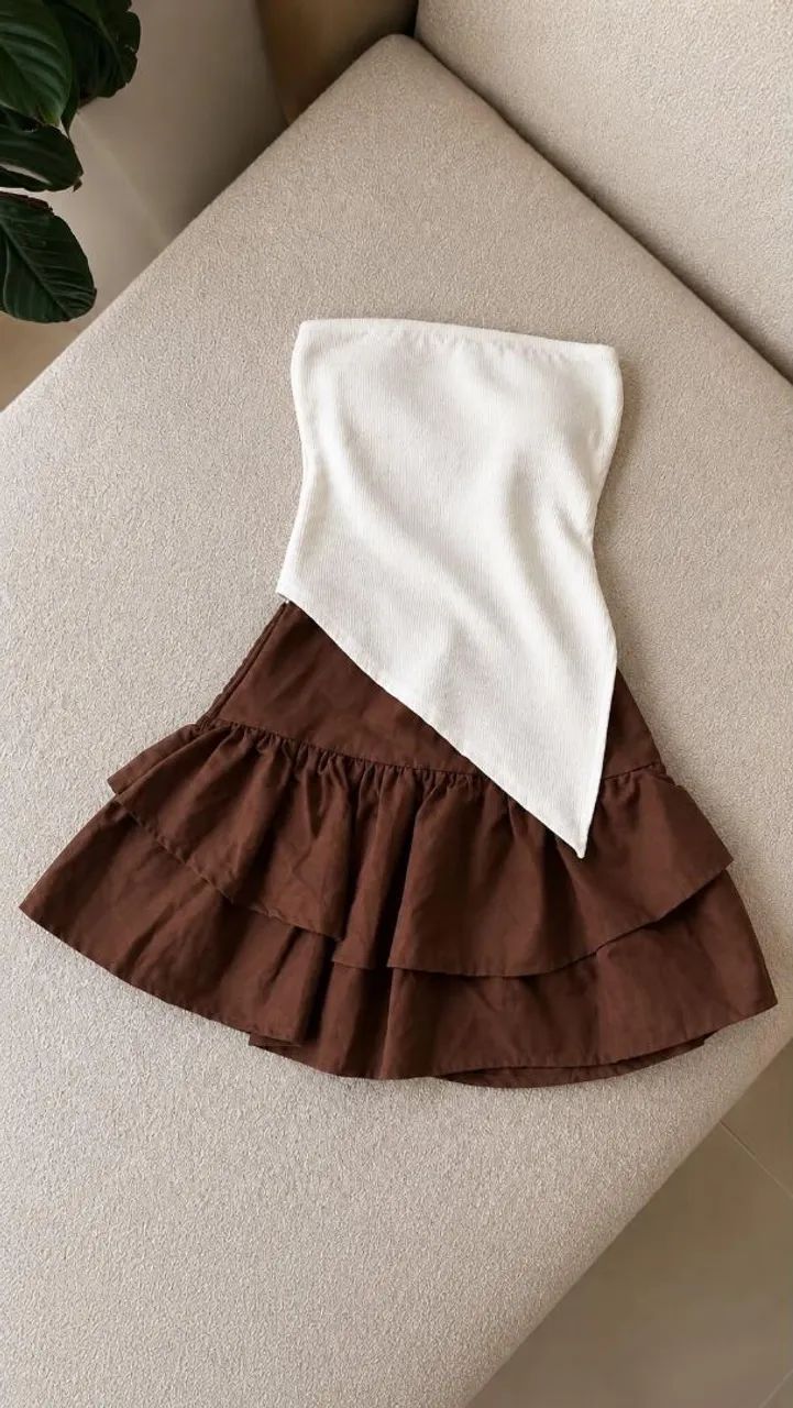 CONJUNTO FEMININO CROPPED + SAIA MARROM COM BABADOS