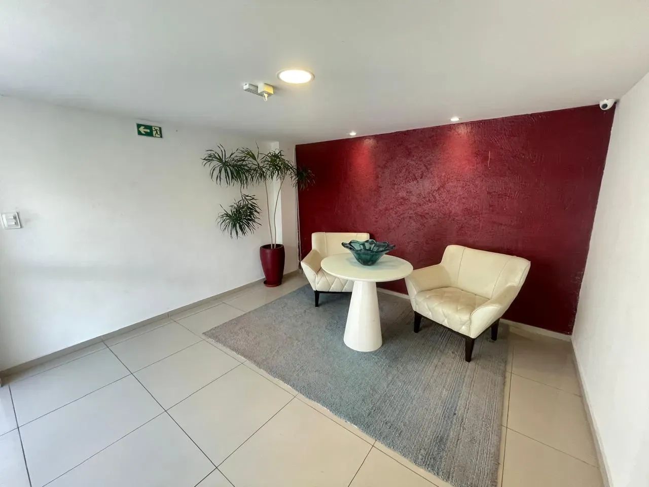 CLÁSSICO APARTAMENTO AMPLO E NASCENTE PRÓXIMO À PRAIA - Foto 3