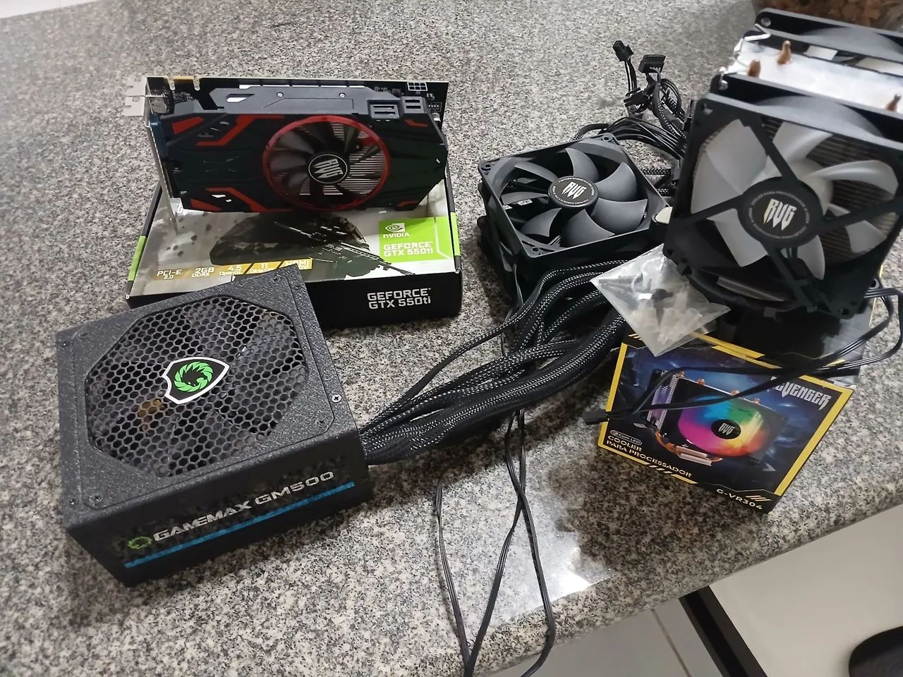 Kit gamer fonte GPU e coolers 
