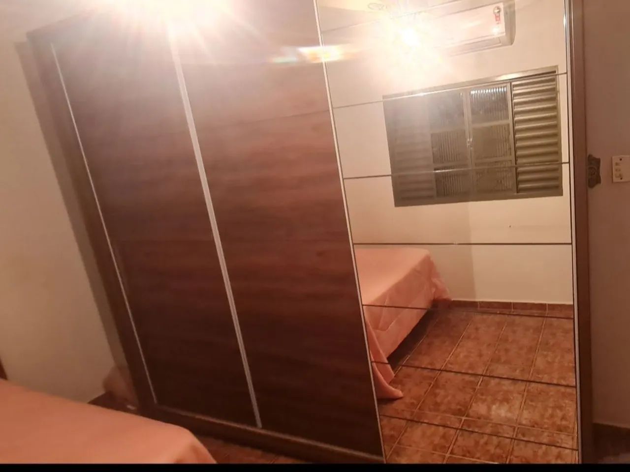 Guarda roupa grande e mto bonito!