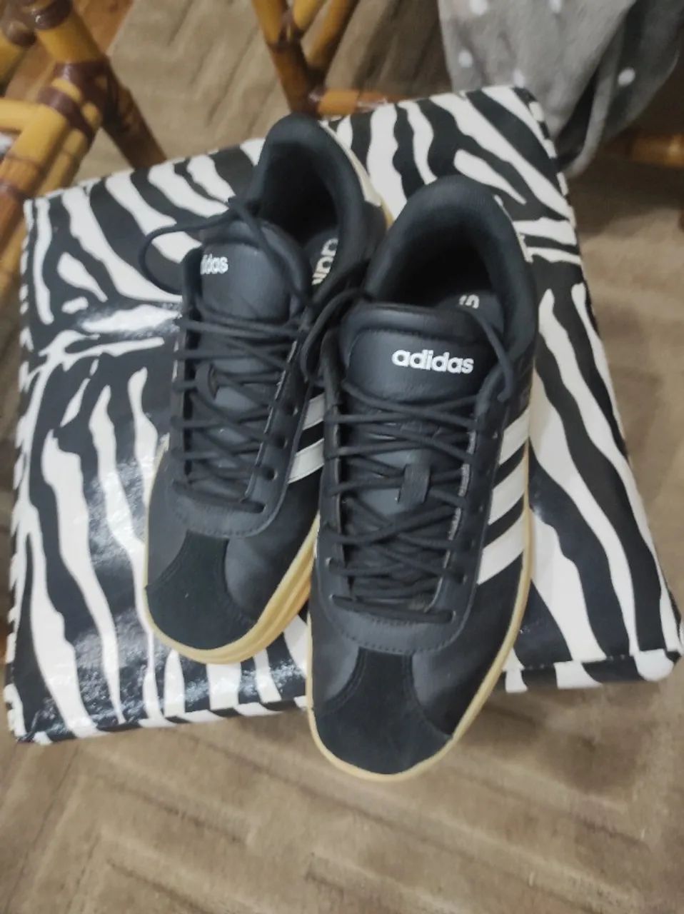 Tenis