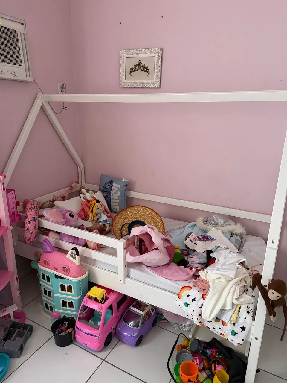 Cama de solteiro em forma de casa