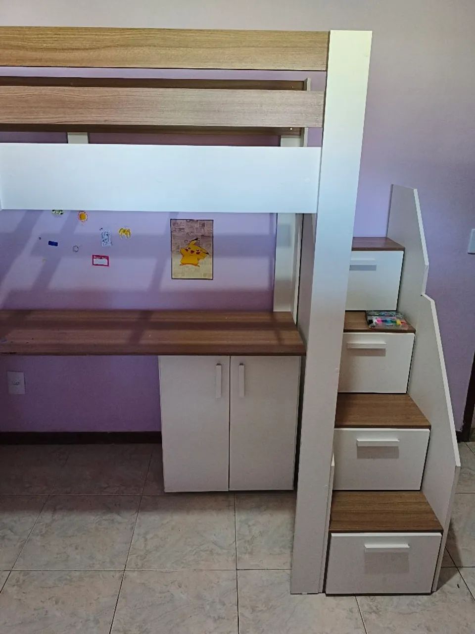 Cama solteiro com escrivaninha alta branca - Foto 3