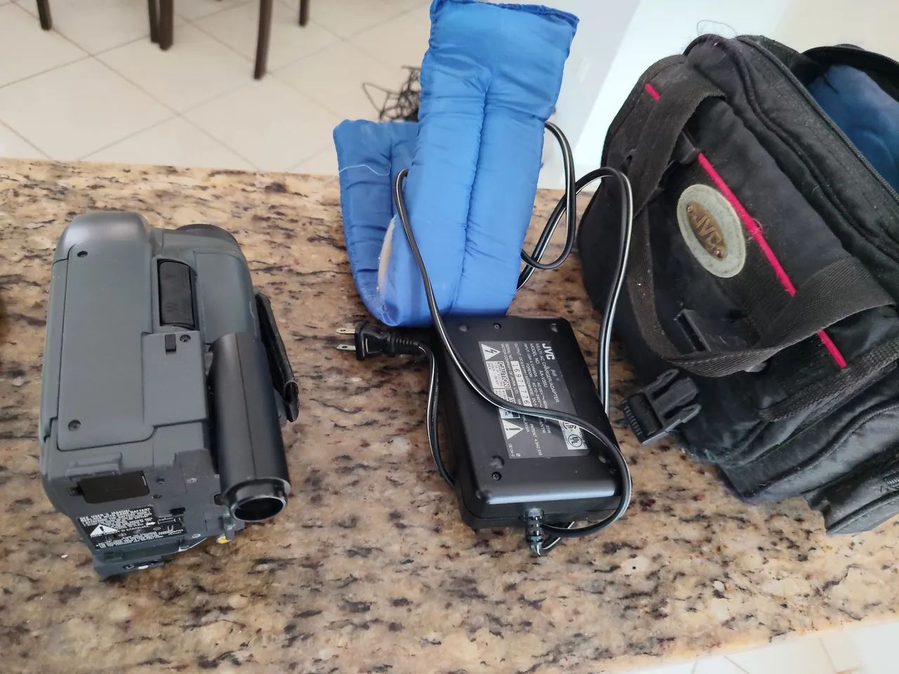 Camera JVC ax37 - Câmeras e Filmadoras - Arruda, Colombo