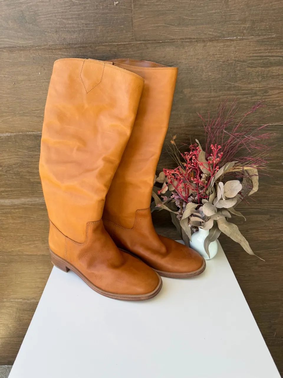 bota schutz cano alto caramelo 36