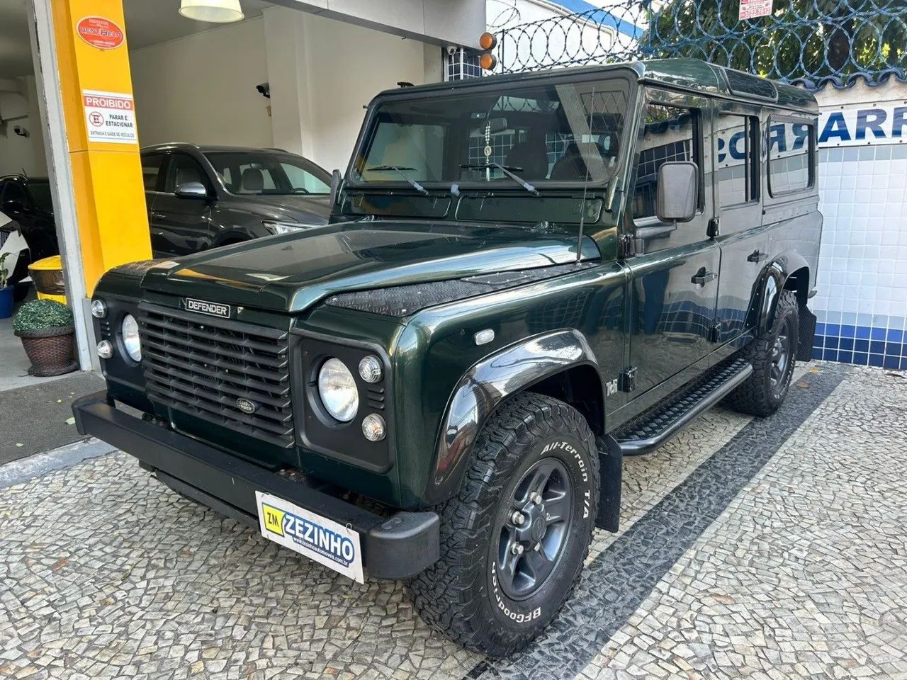 Land Rover Defender 2004
