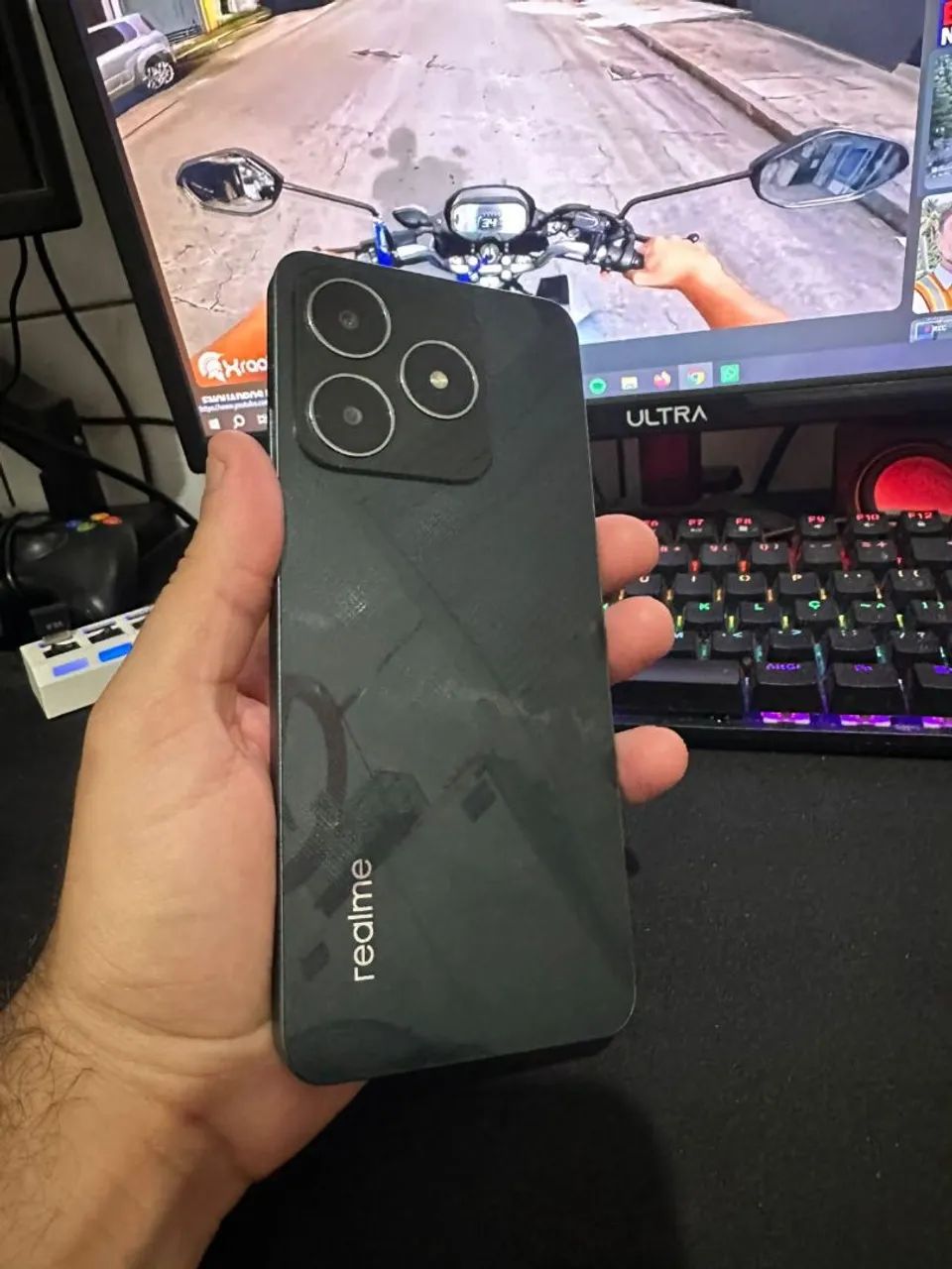 Realme C61, 256 gb  ( $450 )  - Foto 2