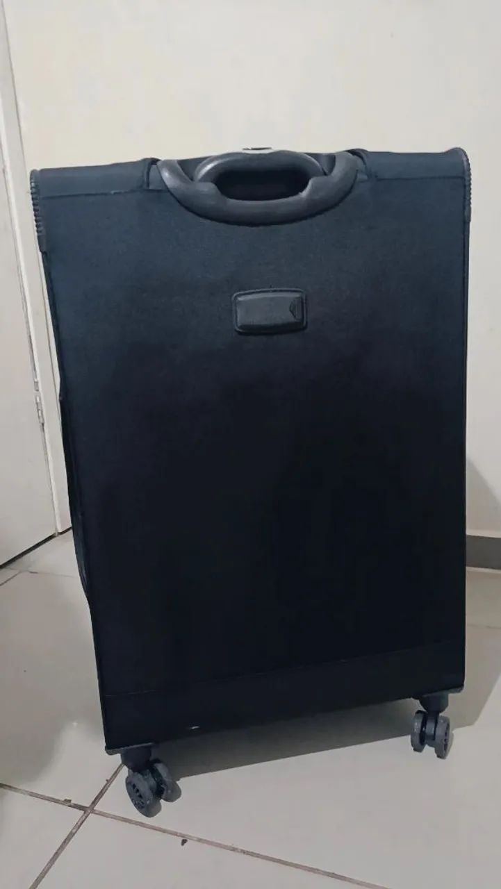 Mala de Viagem Samsonite Preta com Rodinhas e Cadeado de Segredo - Foto 3