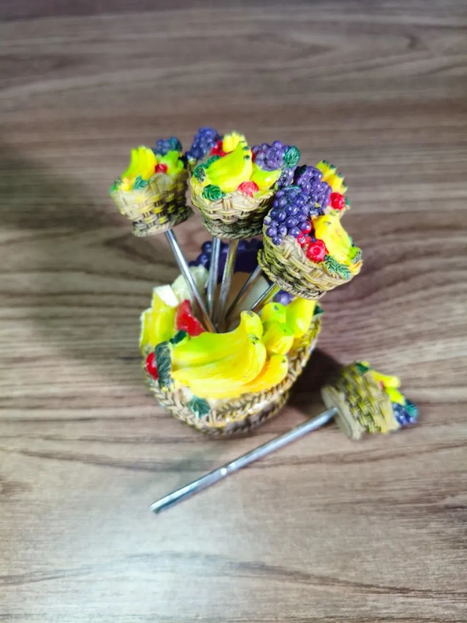 Conjunto de Garfos Decorativos Frutas para Petiscos e Coquetéis com Suporte - Foto 2