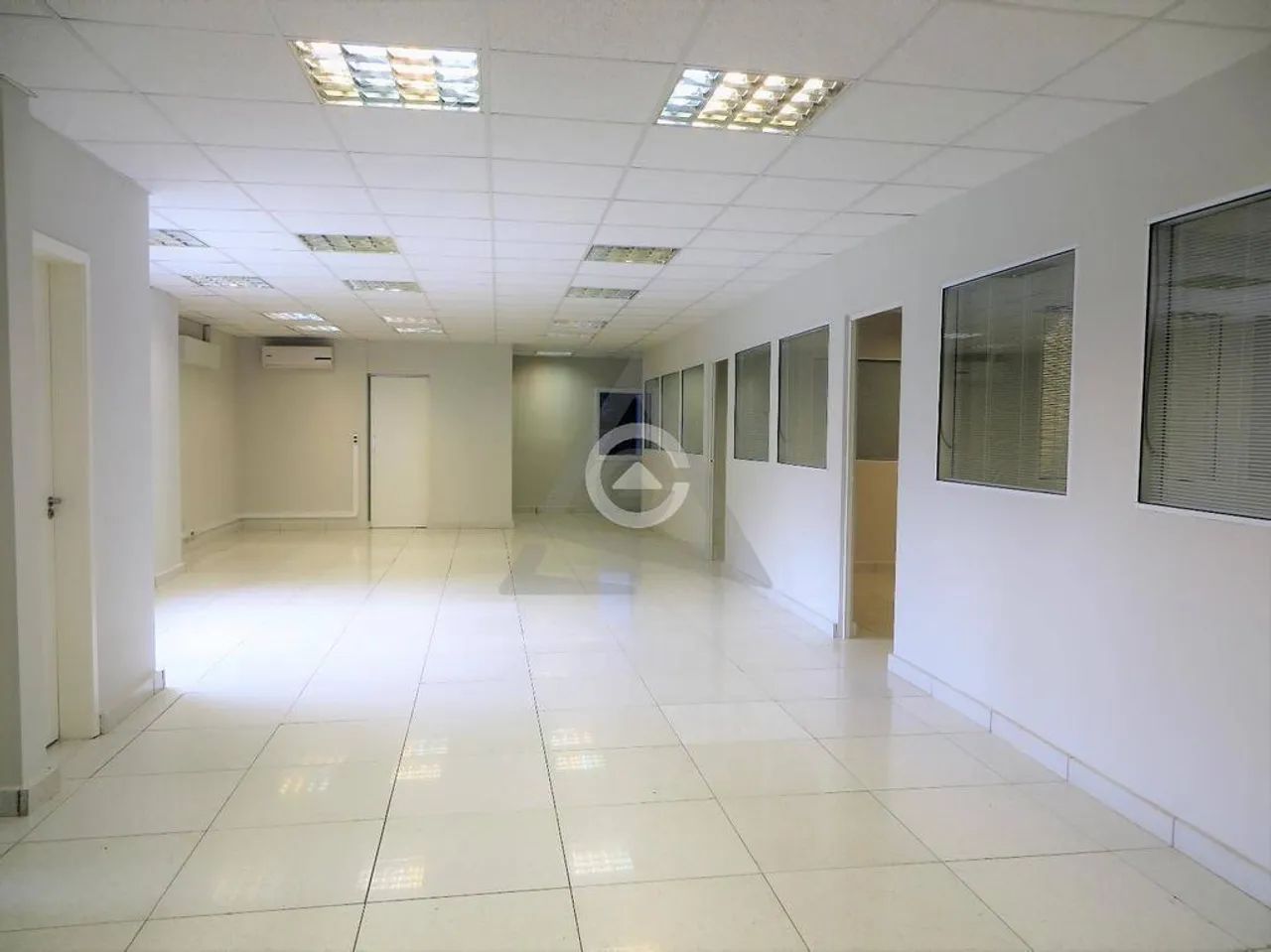 Sala à venda em Campinas, Loteamento Alphaville Campinas, com 213 m², Alphaville Empresari - Foto 3