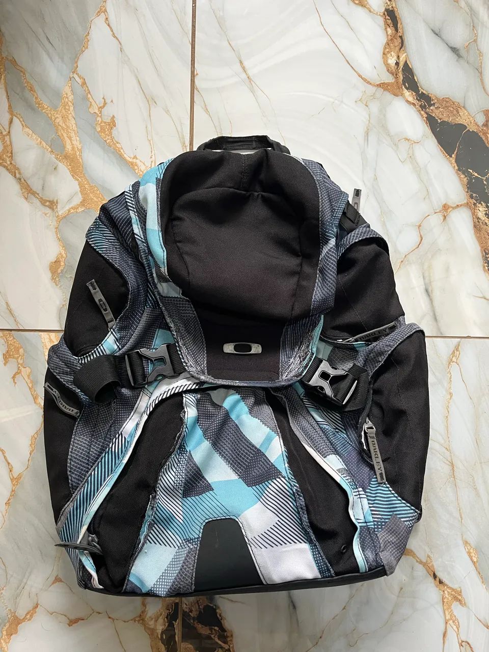 mochila oakley prismatic