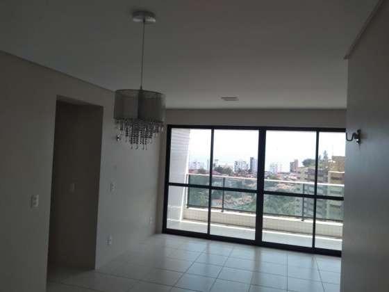 Vendo otimo apartamento com bela vista andar alto sombra 2 vagas cobertas petropolis - Foto 2