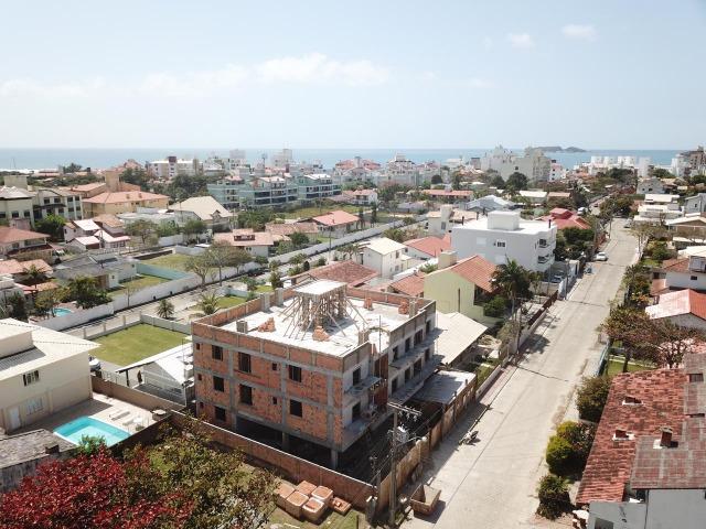 CR-500 metros do mar. Apto com 2 dorm localizado na área nobre