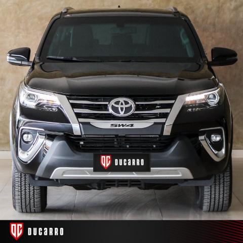 TOYOTA HILUX SW4 2017/2018 2.8 SRX 4X4 7 LUGARES 16V TURBO INTERCOOLER DIESEL 4P AUTOMÁTI - Foto 2