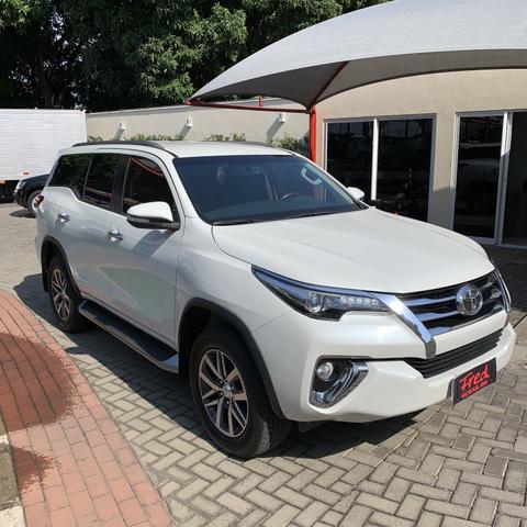 Toyota SW4 2017 7 lugares diesel - Foto 3